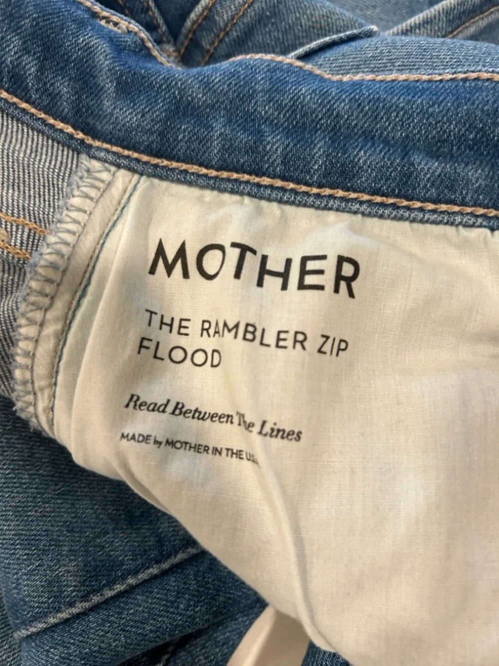 MOTHER The Rambler Zip Flood Jeans - Medium Blue - Picture 2 of 6